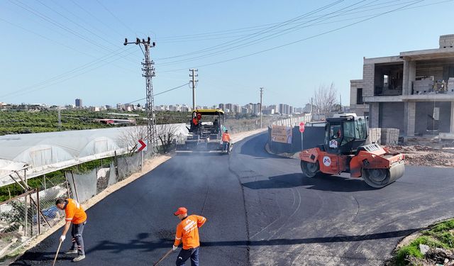 Mersin Mezitli’de yollar yenilendi