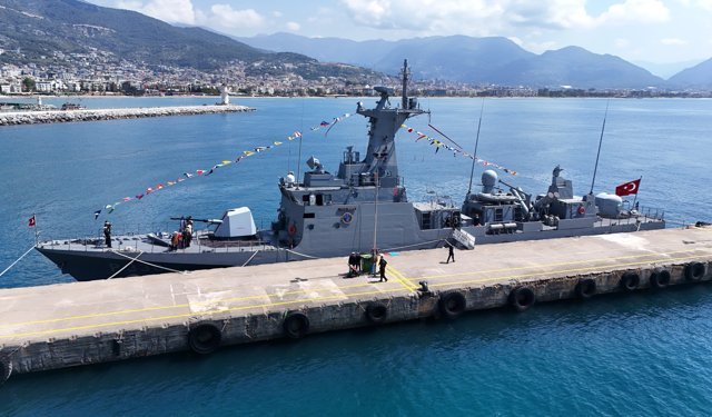 TCG BORA Alanya'da ziyarete açıldı