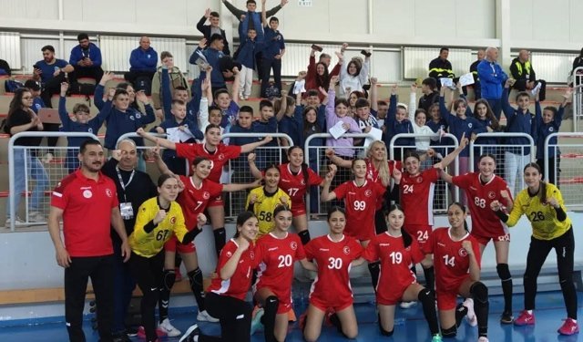 Antalya ekibi, Makedonya’da dünyanın en iyi 8 takımı arasına kaldı