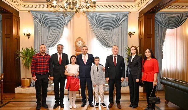 Antalya Valisinin koltuğu Nazenin’e emanet