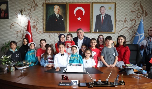 Başkan Yıldırım koltuğunu temsili başkanlara devretti