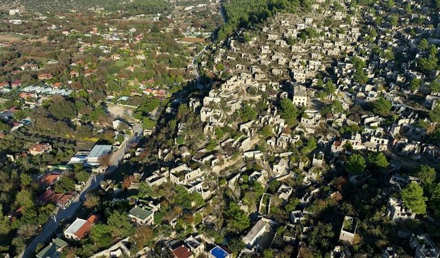 'Hayalet köy’ görenleri büyüledi