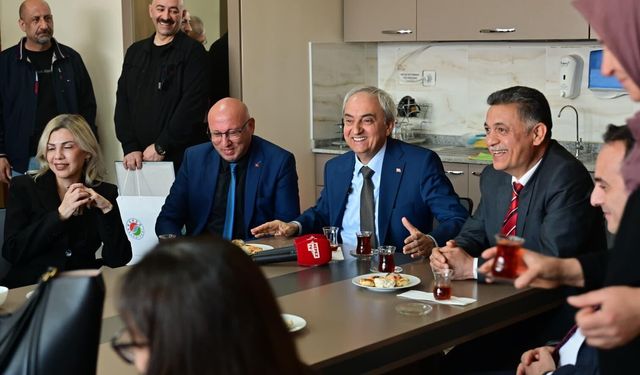 Kepez Belediye Başkanı Mesut Kocagöz’ün okul koşturmacası