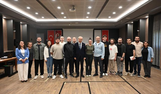 Kepez’in ödüllü tiyatro ekibinden 19 Mayıs’a özel anlamlı gösterim
