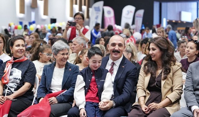 Konyaaltı Belediyesi’nde coşkulu kutlama