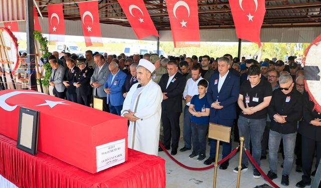 7 aylık yaşam mücadelesini kaybeden polis memuru son yolculuğuna uğurlandı