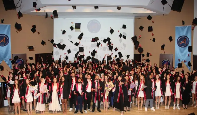 Akdeniz Üniversitesi’nden öğrencilere yine ambargo