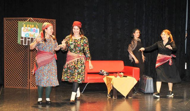 Antalya’da 'Cümbüş Otel'e alkış yağdı