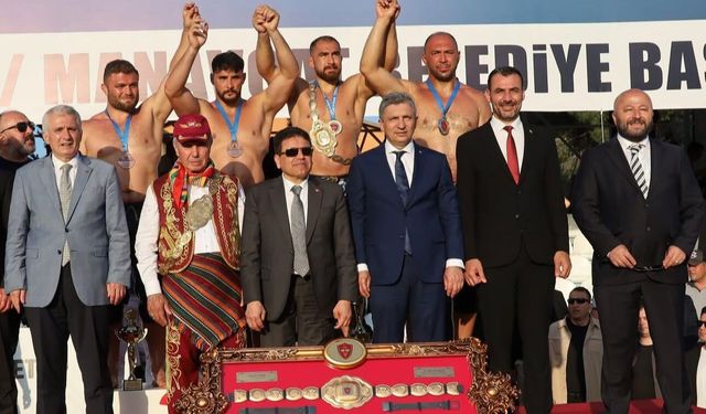 Geleneği yeniden yaşatan Kepez Belediye Başkanı Mesut Kocagöz’e anlamlı ziyaret