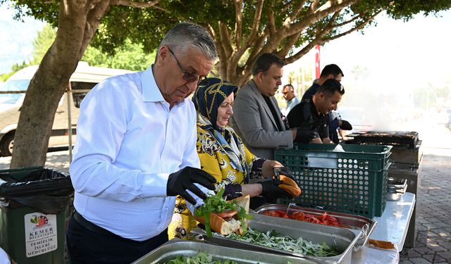 Kemer’de öğrencilere sınavı sonrası mangal partisi