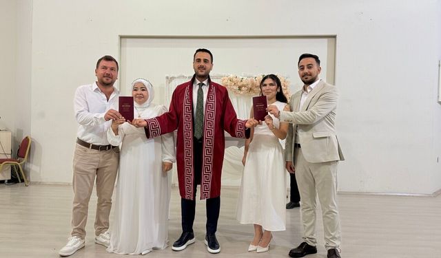 Mersin'de iki kardeş aynı gün ‘evet’ dedi