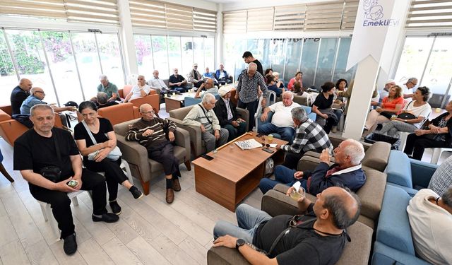 Mersin’de emekliler bayram sevincinde buluştu
