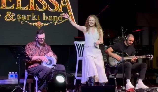 Romanyalı yıldız Amelissa’dan Bodrum’u yıkıp geçti