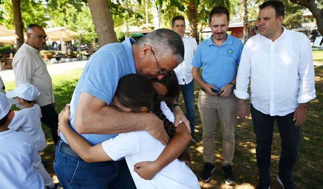 Antalya’nın en güzel plajlarına bayraklar çekildi