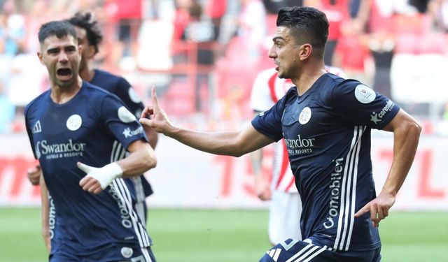 Antalyaspor’da ikinci ayrılık gerçekleşiyor! O futbolcu Antalyaspor’un rakibi ile anlaştı