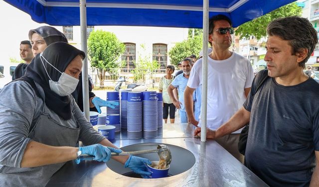 Büyükşehir Belediyesi’nden 19 ilçede 40 bin aşure dağıtımı gerçekleştirilecek