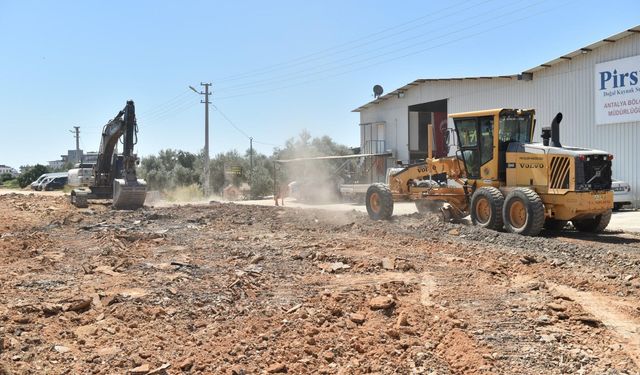 Kepez Belediyesi dokundu cadde konforlu hale geldi