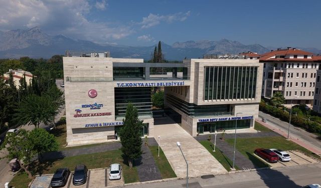 Konyaaltı Belediyesi’nden sağlıklı beslenmeye profesyonel destek
