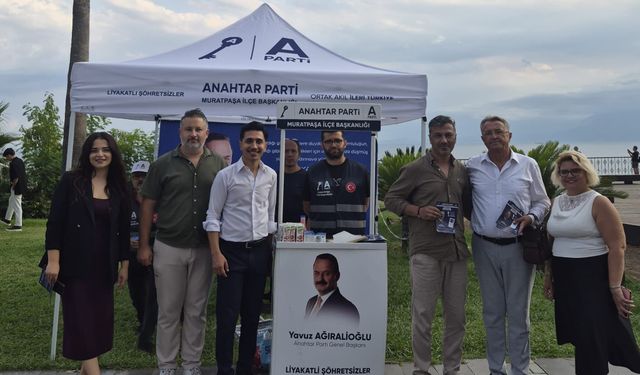 Anahtar Parti Muratpaşa Teşkilatı sokaklarda dertleri dinledi