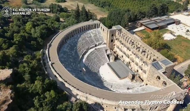 Aspendos'ta 2 bin yıllık tarihi cadde gün yüzüne çıkarıldı