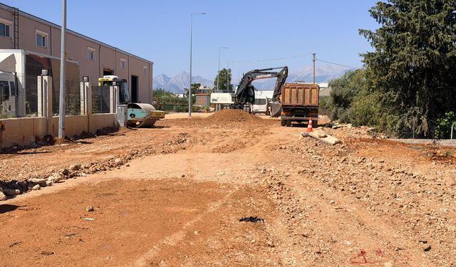 Kepez Belediyesi’nden yol seferberliği