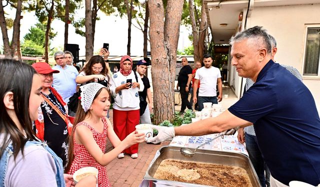 Ümit Uysal aşure etkinliğinde demokrasi mesajı verdi