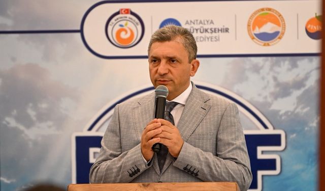 Antalya’da Mavi Akdeniz için 50 yapay resif denize indirildi