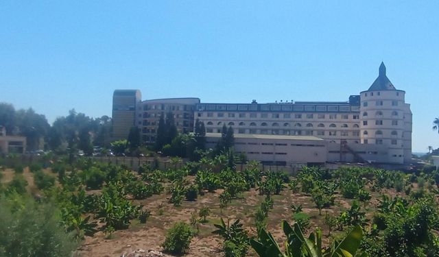 Alanya'da dört yıldızlı otel önünde çevre skandalı
