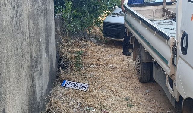 Antalya’da sahte plaka operasyonu: 3 kişi gözaltına alındı