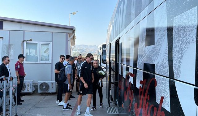 Beşiktaş’a Antalya’da coşkulu karşılama