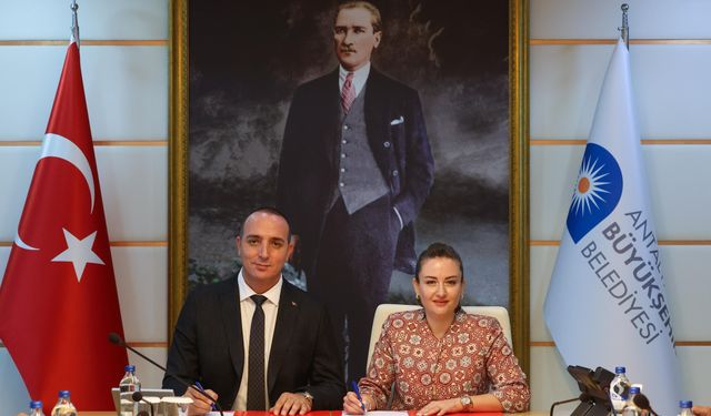 Delik deşik olan Konyaaltı’nın yolları için büyük hamle