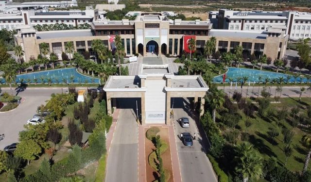 Fettah Tamince'nin başkanlığındaki Antalya Bilim Üniversitesi'nde düzen değişti