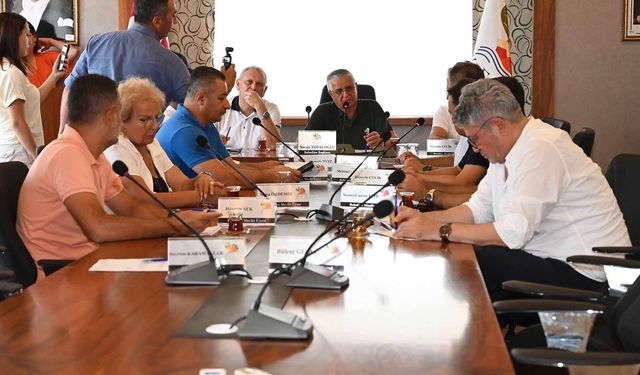 Kemer Belediyesi'nde 18 milyonluk araç alımı Meclis'ten geçti