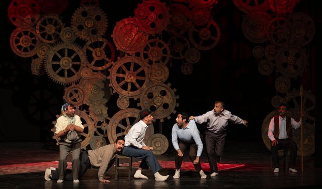 Mersin Şehir Tiyatrosu 25. sanat sezonunda binlerce kişiyi ağırladı