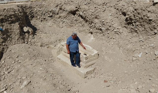 Mersin’deki inşaat kazısında tarihi lahit çıktı