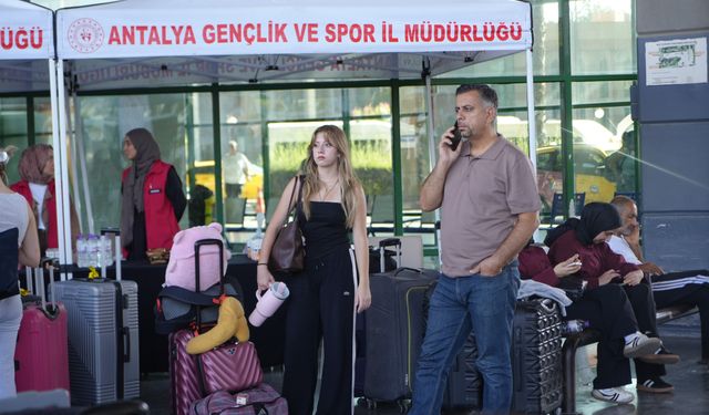 Antalya’ya üniversite için gelen öğrenciler yalnız bırakılmadı
