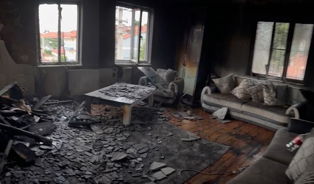 Denizli’de yangında eşyaları kül olan aileye Sevgi Eli sahip çıktı