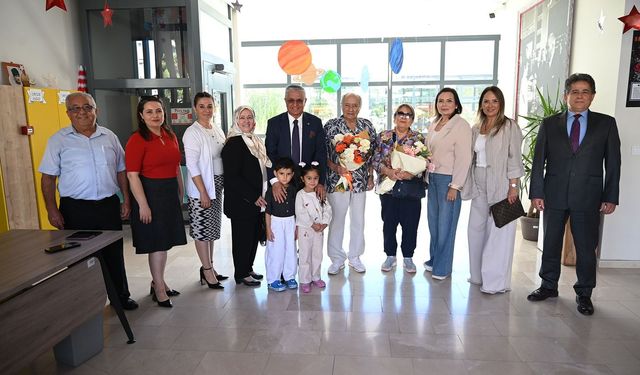 Kemer’de eğitime gönül veren çifte Başkan Topaloğlu’ndan teşekkür ziyareti