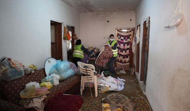 Kepez Belediyesi Ayşe teyzeyi yalnız bırakmadı