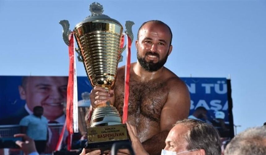 Yağlı güreşte büyük şok... Antalyalı Orhan Okulu Muratpaşa Belediyesi'nden ayrıldı... Okulu hangi takıma gidecek?