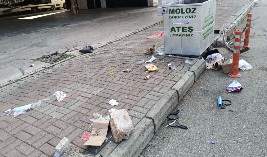 Kepez’de çöp toplama kirliliği, vatandaşlar görüntüler karşısında tepki gösterdi