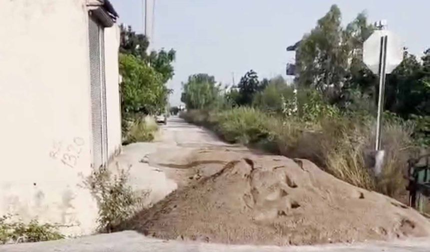 Manavgat’ta sahilden kum çalıp kaçtılar