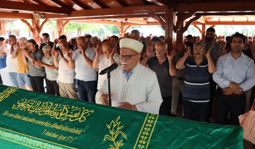 Antalya basını Nuri Erkal'ı son yolculuğunda yalnız bırakmadı