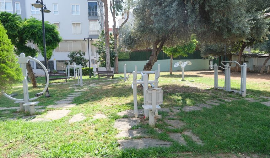 Teoman Paşa Caddesi'ndeki park kaderine terk edildi… “Çocuklar dışında herkes kullanıyor”