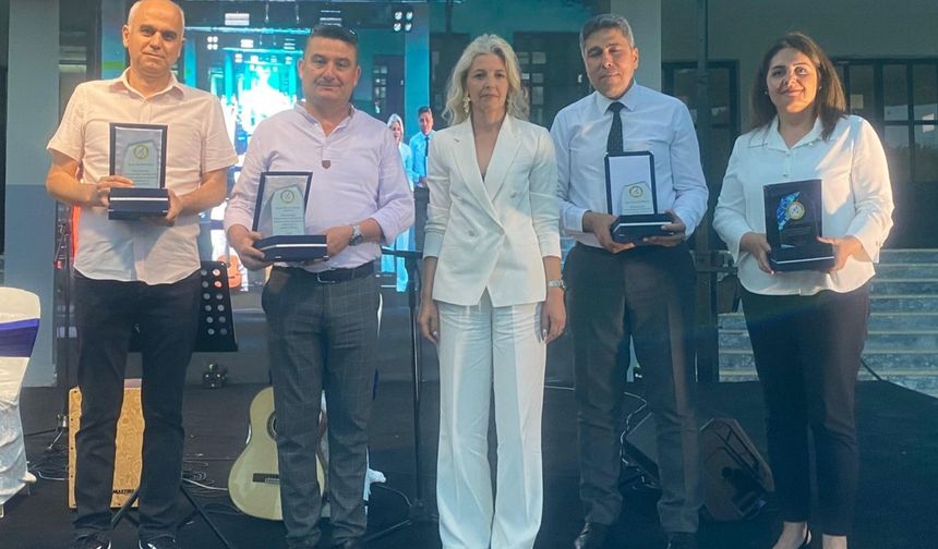 Antalya Aksu Anadolu Lisesi’nde mezuniyet sevinci