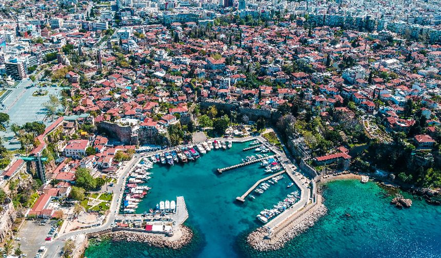 Antalya bayram trafiğine hazır! Tüm ekipler teyakkuz halinde olacak
