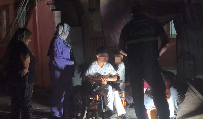 Kendi silahından çıkan kurşunla bacağından yaralandı