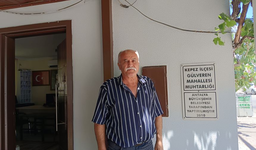 O mahalledeki ilkokulun bozulan çatı için muhtar çözüm istiyor