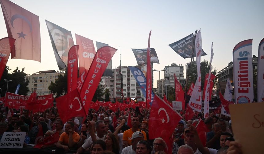 Özgür Özel'den Antalya'da şok eden Manavgat açıklaması... "Hepsini partiden atacağız"