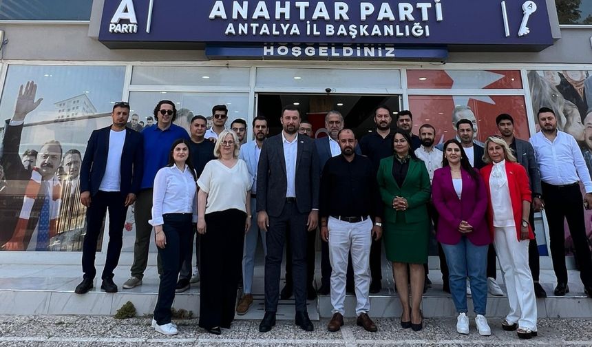 Antalya’da il başkan yardımcısı gözaltına alındı